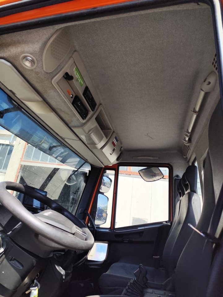 IVECO EUROCARGO 120-190L - Camión chasis: foto 4 IVECO EUROCARGO 120-190L - Camión chasis: foto 4