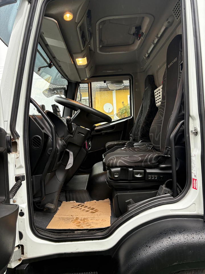 IVECO EUROCARGO 140-250 - Camión chasis: foto 2 IVECO EUROCARGO 140-250 - Camión chasis: foto 2