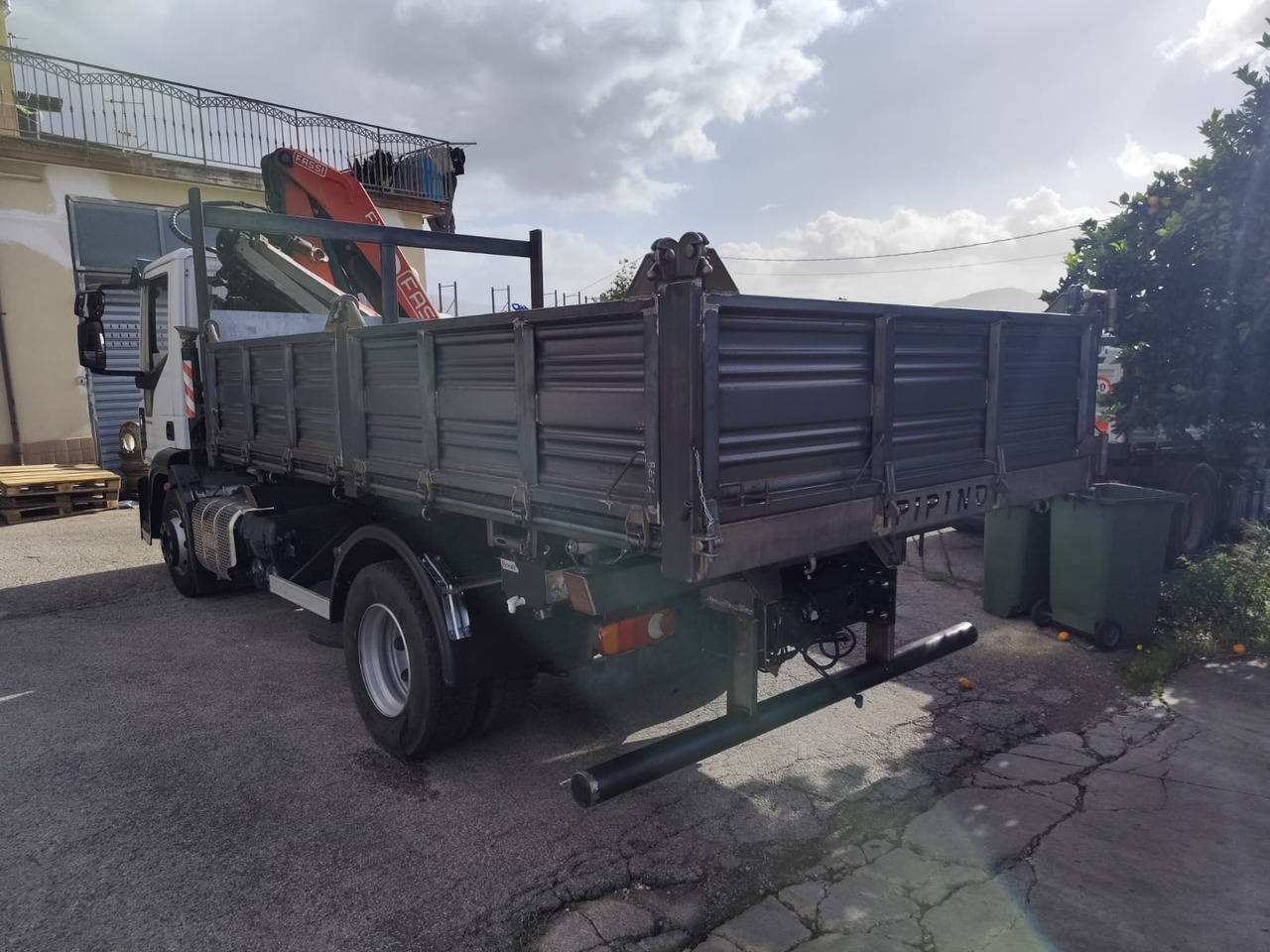 IVECO EUROCARGO 140-250 - Camión grúa: foto 4 IVECO EUROCARGO 140-250 - Camión grúa: foto 4