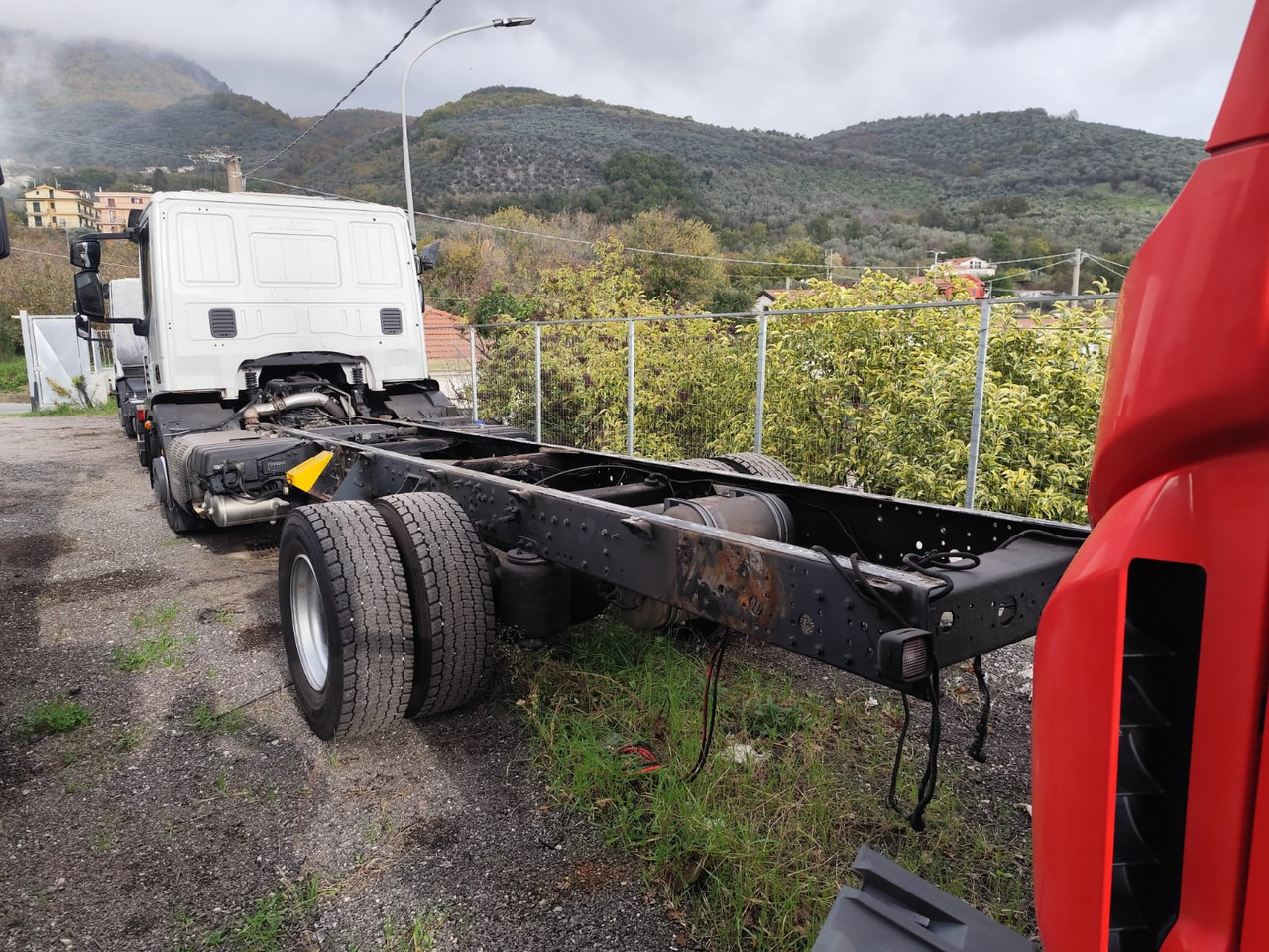 IVECO EUROCARGO 140-250 - Camión chasis: foto 3 IVECO EUROCARGO 140-250 - Camión chasis: foto 3