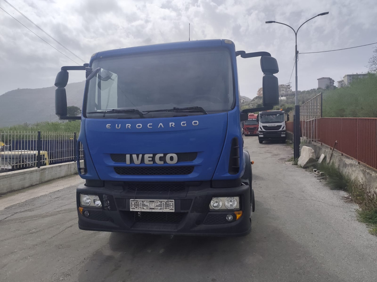 Camión volquete IVECO EUROCARGO 150E25: foto 15
