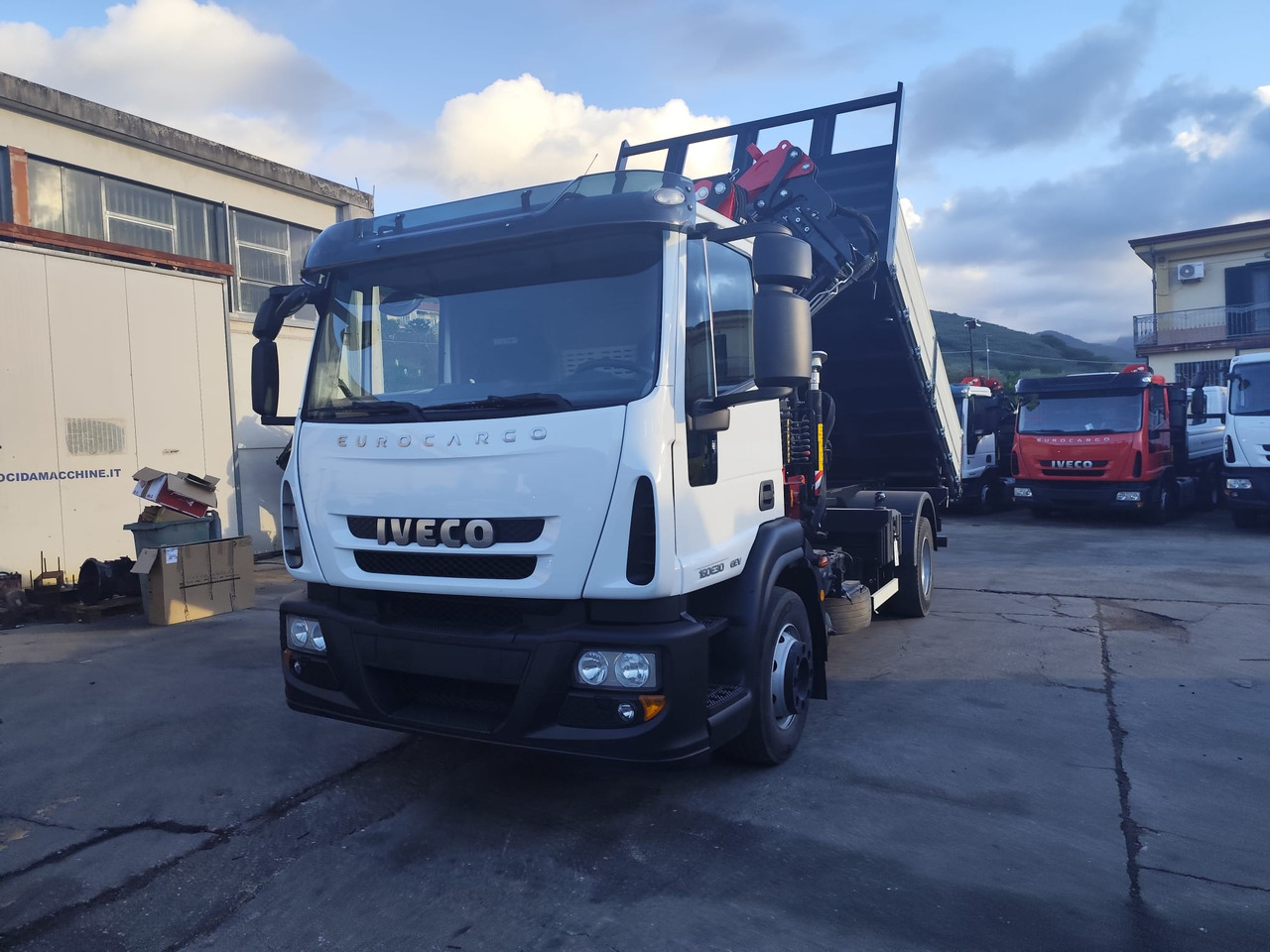 IVECO EUROCARGO 160E30 - Camión grúa: foto 4 IVECO EUROCARGO 160E30 - Camión grúa: foto 4