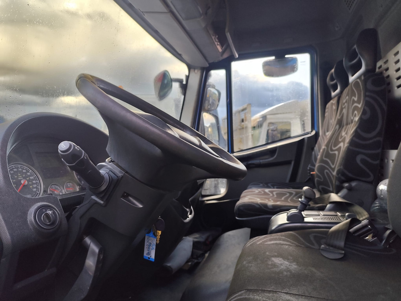 Camión chasis IVECO EUROCARGO 190EL28: foto 7