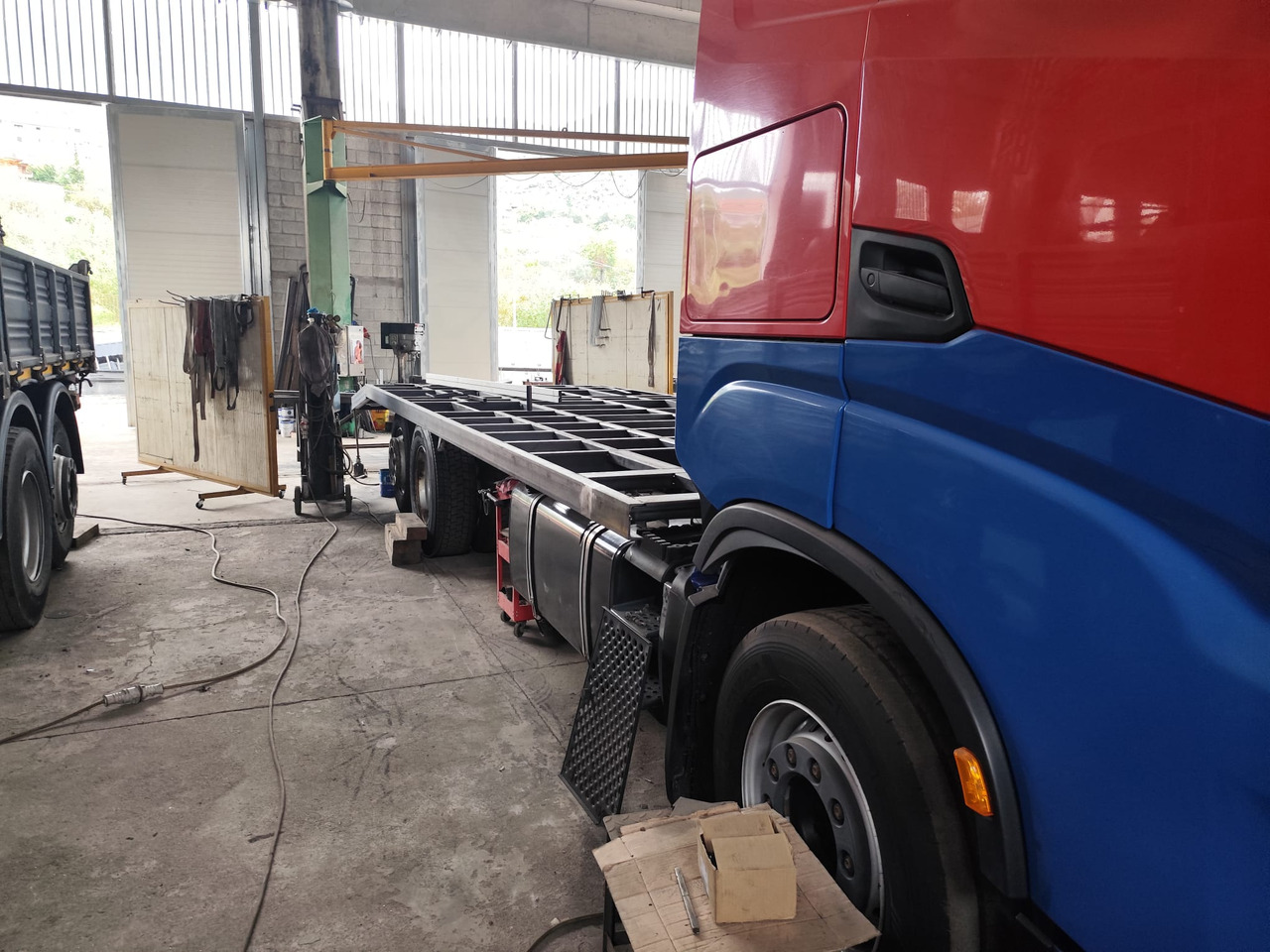 IVECO S-WAY AS260S48 Y - Camión caja abierta: foto 4 IVECO S-WAY AS260S48 Y - Camión caja abierta: foto 4