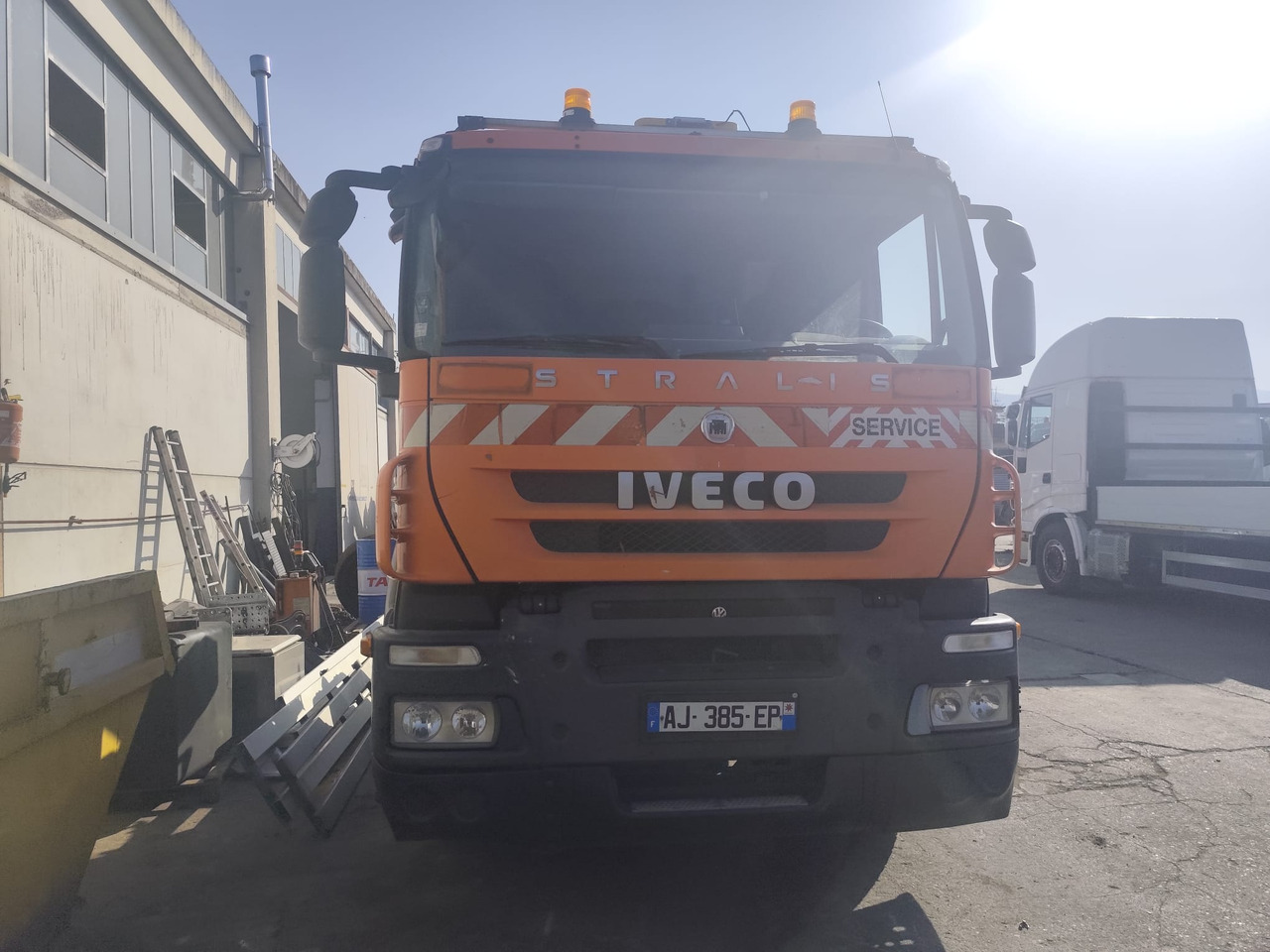 IVECO STRALIS 190S31 - Camión grúa: foto 5 IVECO STRALIS 190S31 - Camión grúa: foto 5