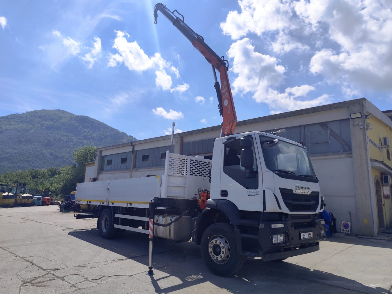 IVECO STRALIS 190S31 - Camión grúa: foto 4 IVECO STRALIS 190S31 - Camión grúa: foto 4