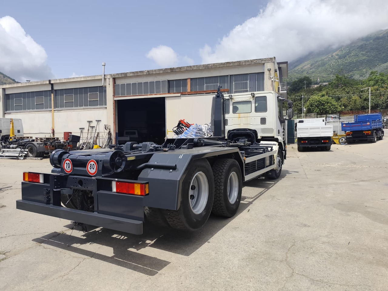 Camión multibasculante IVECO STRALIS 260S36: foto 13