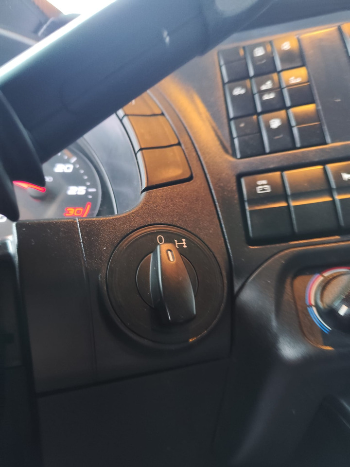 IVECO STRALIS AD 260S31 XP - Camión multibasculante: foto 4 IVECO STRALIS AD 260S31 XP - Camión multibasculante: foto 4