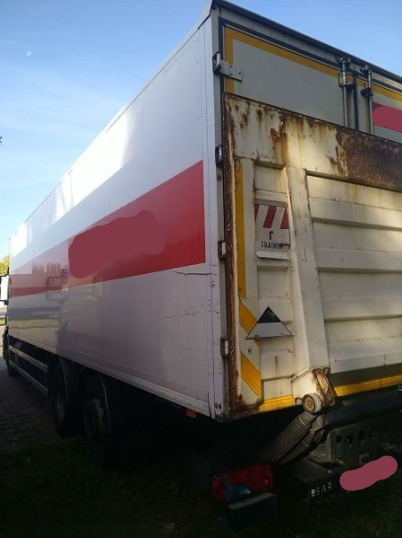 IVECO STRALIS AD 260S31 XP - Camión caja cerrada: foto 3 IVECO STRALIS AD 260S31 XP - Camión caja cerrada: foto 3