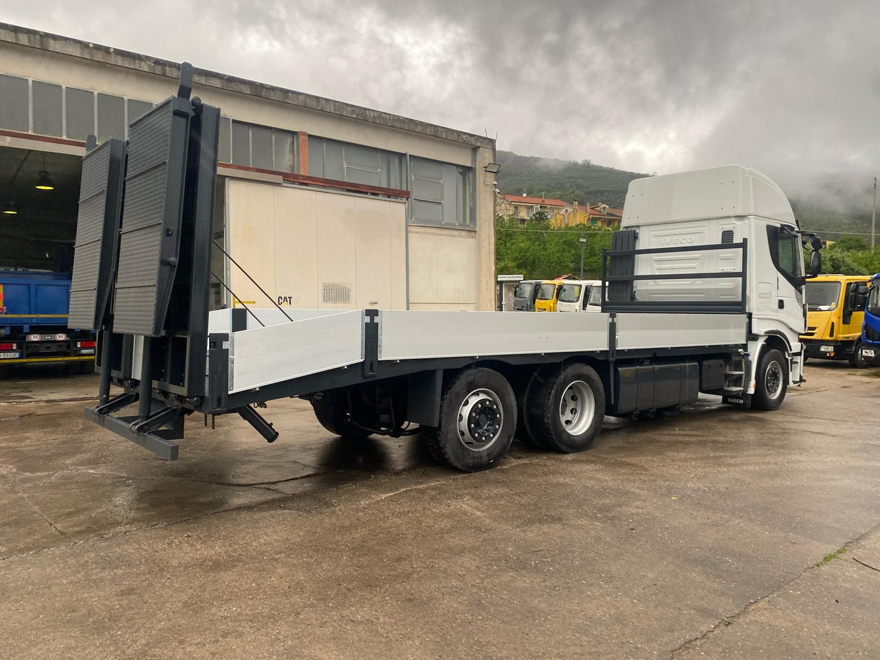 Camión caja abierta IVECO STRALIS AS 260S46: foto 17