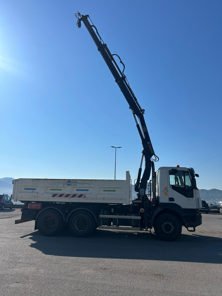 IVECO TRAKKER 260T36 - Camión grúa: foto 2 IVECO TRAKKER 260T36 - Camión grúa: foto 2