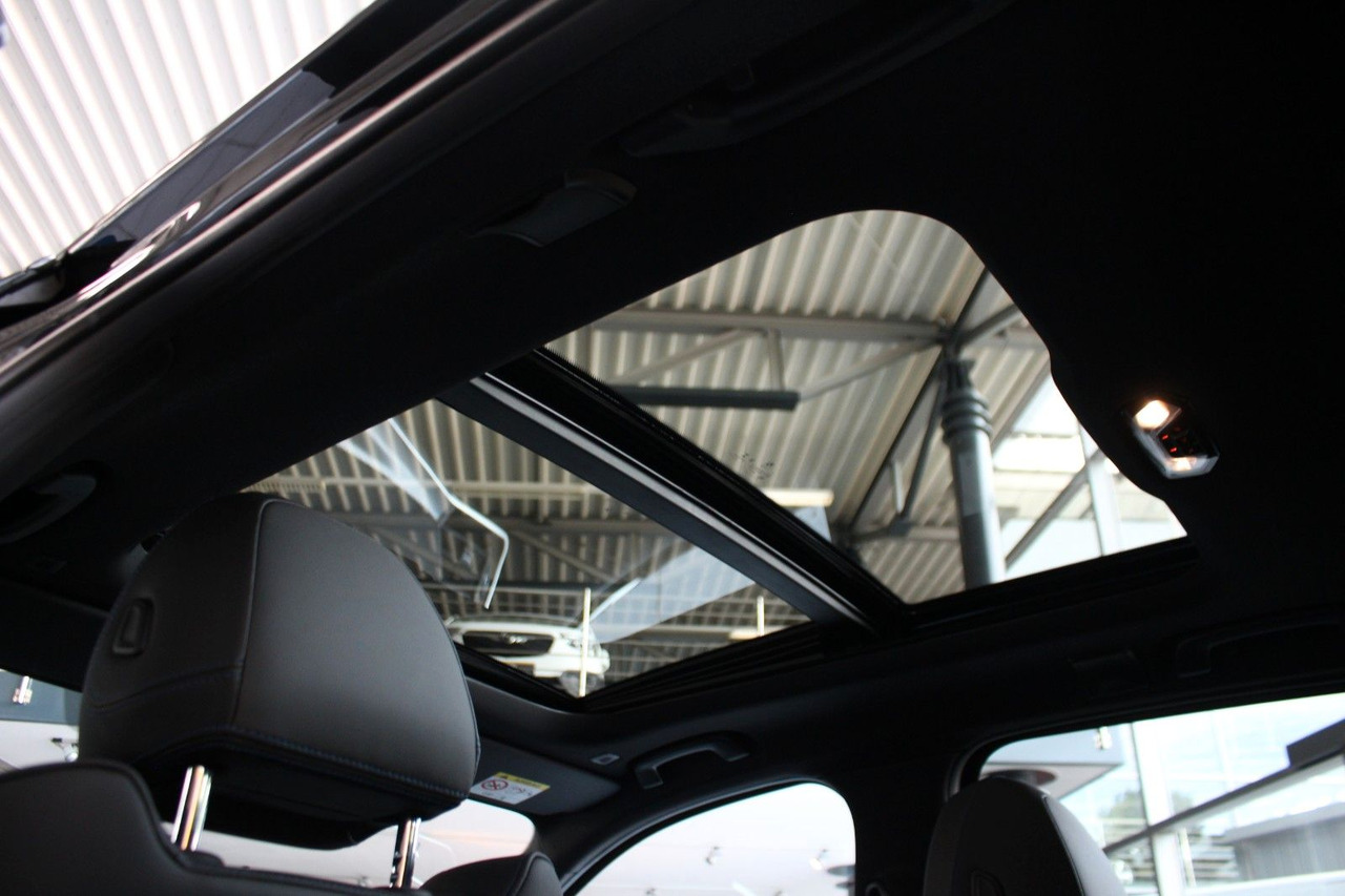 Coche familiar BMW 330 d Touring xDrive M Sport Panorama ACC HuD: foto 12