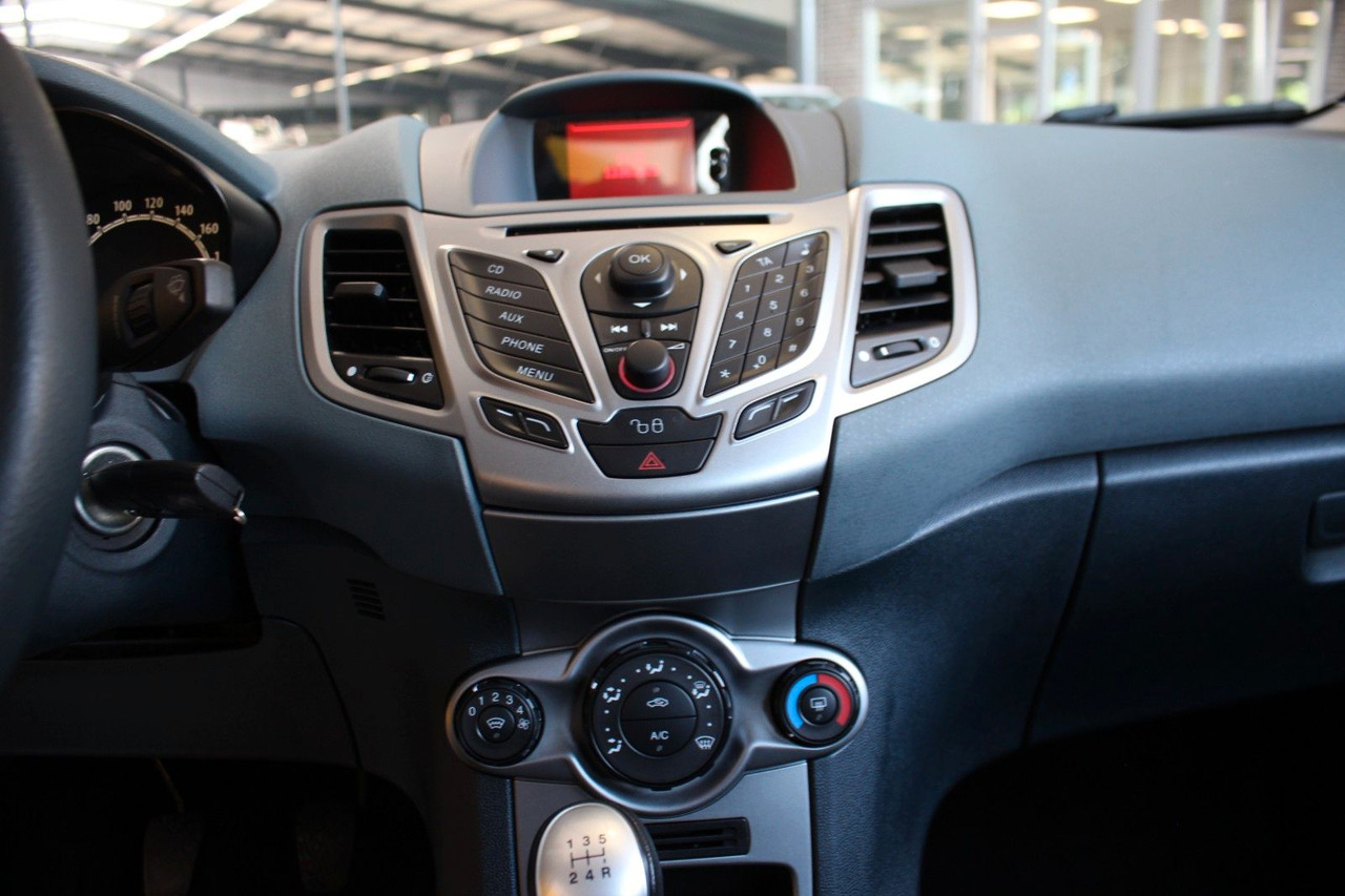 Coche Ford Fiesta Trend Klima + Frontscheibenheizung 5Türer: foto 9