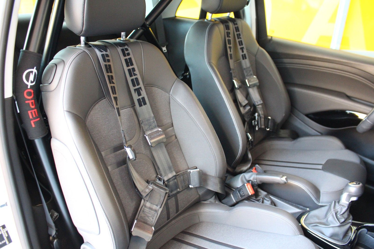 Sedan Opel Adam S 1.4 Überrollkäfig 4Punkt-Gurte: foto 17
