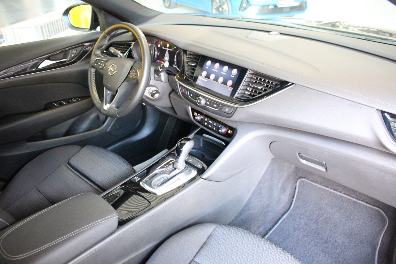 Coche Opel Insignia B ST AT-9 Elegance IntelliLux-LED AGR: foto 17
