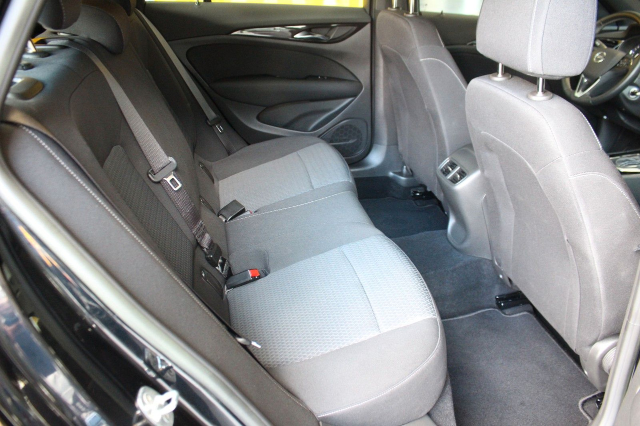 Coche Opel Insignia B ST AT-9 Elegance IntelliLux-LED AGR: foto 15