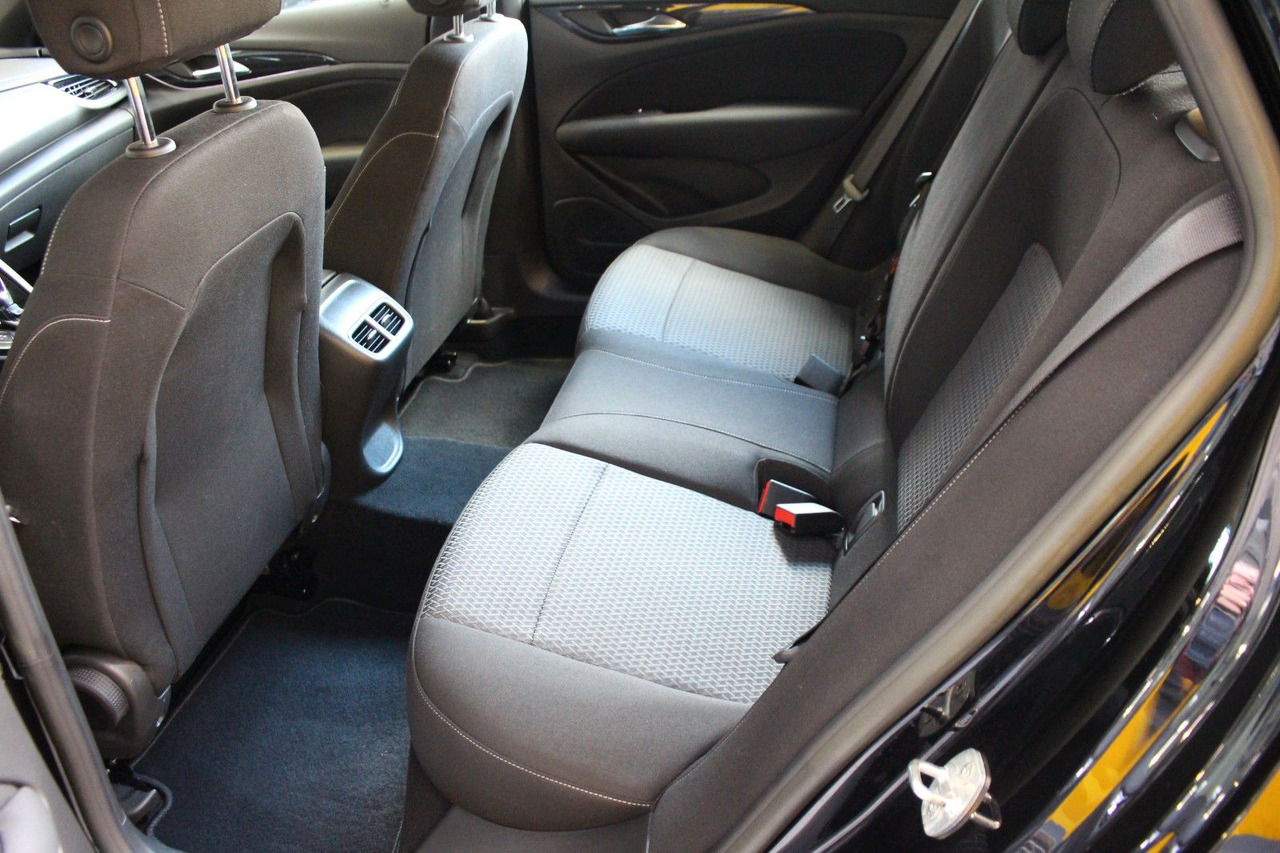 Coche Opel Insignia B ST AT-9 Elegance IntelliLux-LED AGR: foto 12