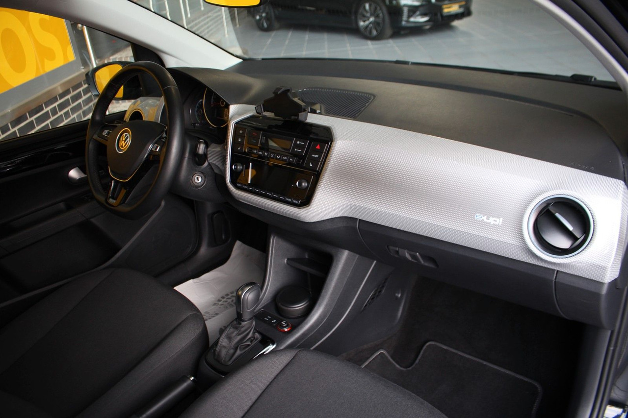 Coche Volkswagen up! e-up! Max Kamera Sitzheizung DAB+: foto 6