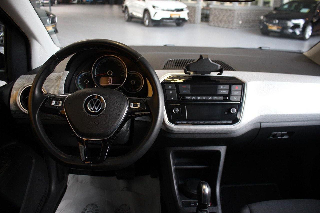 Coche Volkswagen up! e-up! Max Kamera Sitzheizung DAB+: foto 9