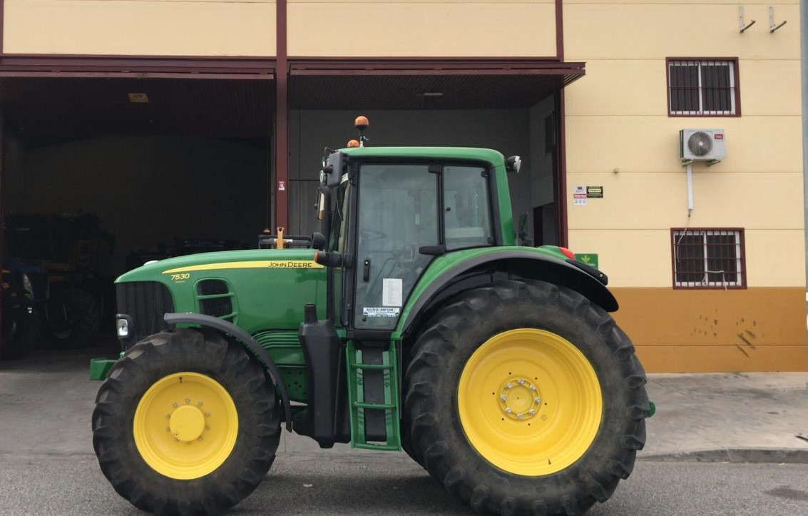 John Deere 7530 Premium - Tractor: foto 2 John Deere 7530 Premium - Tractor: foto 2