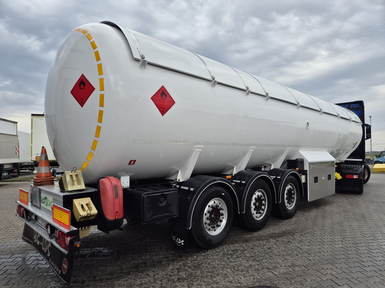 BC-LDS EMERSON/ propane/ butane/ lpg/ gpl - Semirremolque cisterna: foto 1 BC-LDS EMERSON/ propane/ butane/ lpg/ gpl - Semirremolque cisterna: foto 1