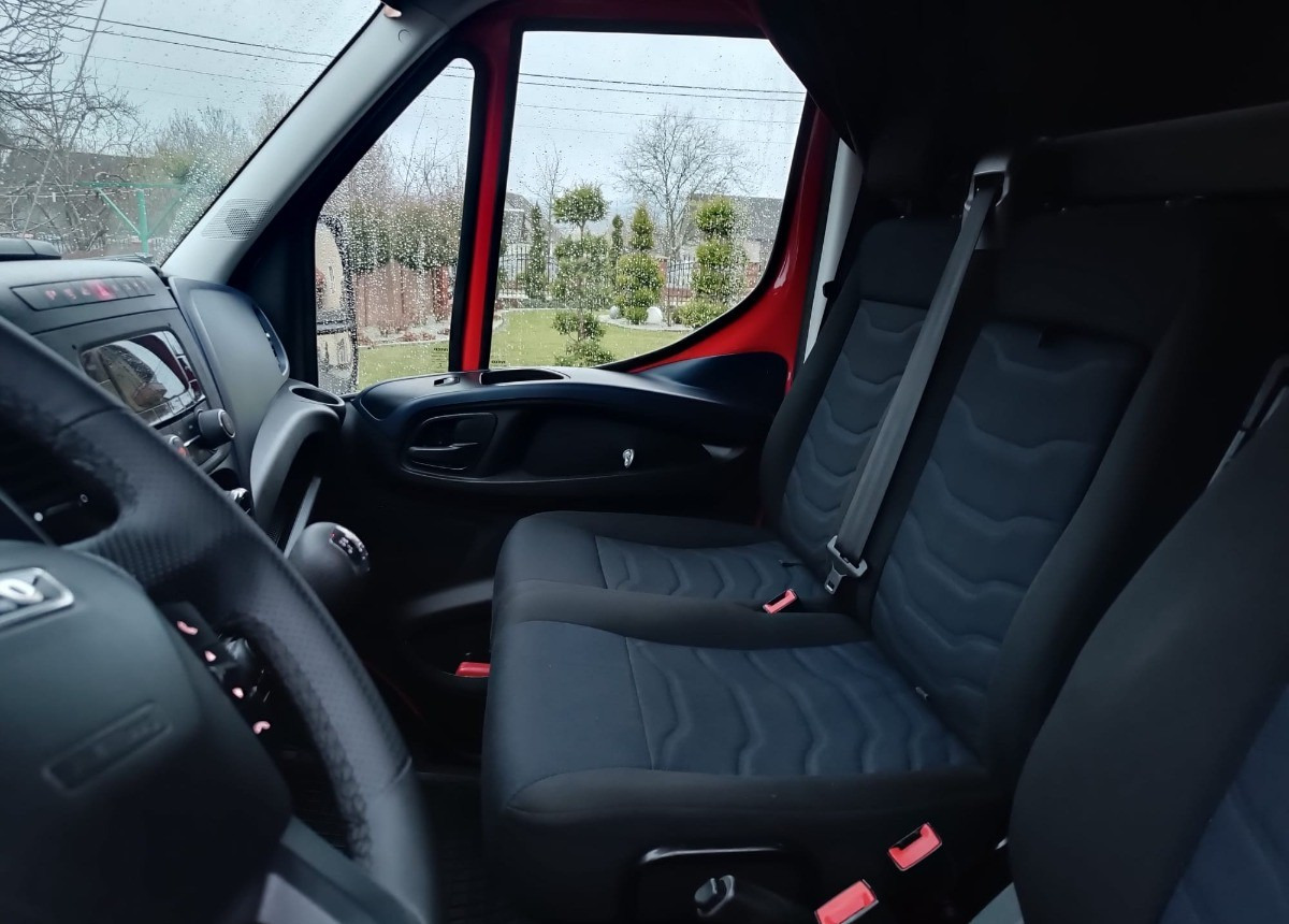 Grua de remolque autos Iveco Daily 35-180 Autolaweta Sypialnia STAN WZOROWY VAT 23: foto 15