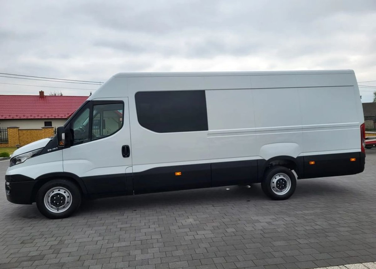 Iveco Daily Max 7 -osobowe - Furgoneta combi: foto 4 Iveco Daily Max 7 -osobowe - Furgoneta combi: foto 4