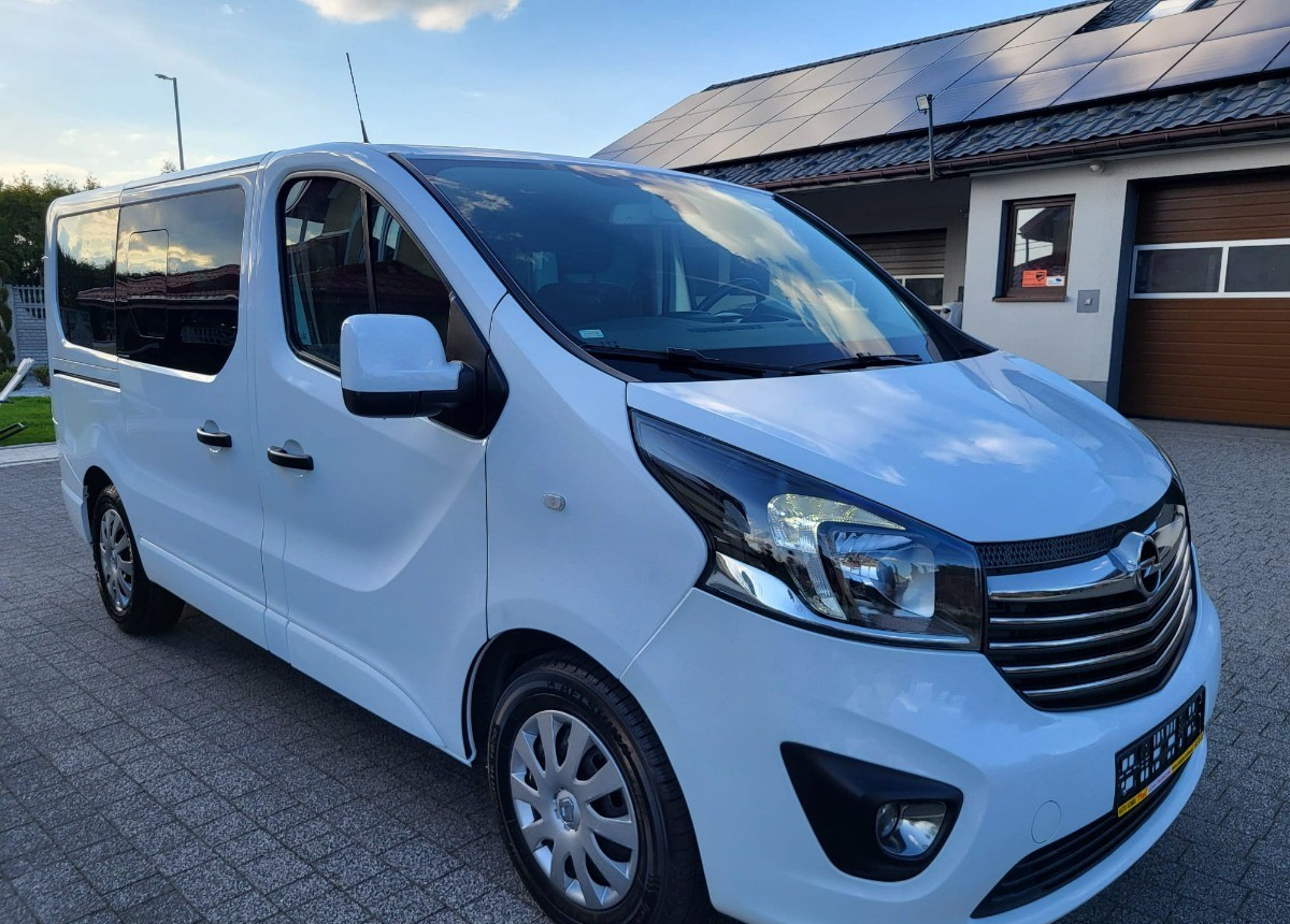 Opel Vivaro bogato doposażone serwisowane Zarejstrowane - Furgoneta de pasajeros: foto 5 Opel Vivaro bogato doposażone serwisowane Zarejstrowane - Furgoneta de pasajeros: foto 5