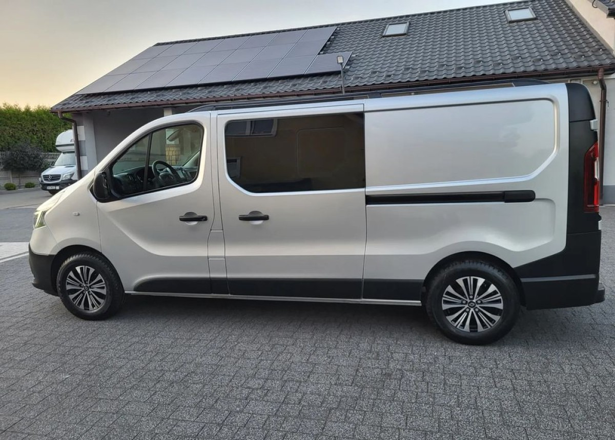 Renault Trafic 2.0 Doka - Furgoneta combi: foto 2 Renault Trafic 2.0 Doka - Furgoneta combi: foto 2