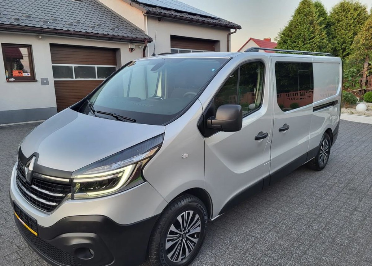 Renault Trafic 2.0 Doka - Furgoneta combi: foto 1 Renault Trafic 2.0 Doka - Furgoneta combi: foto 1