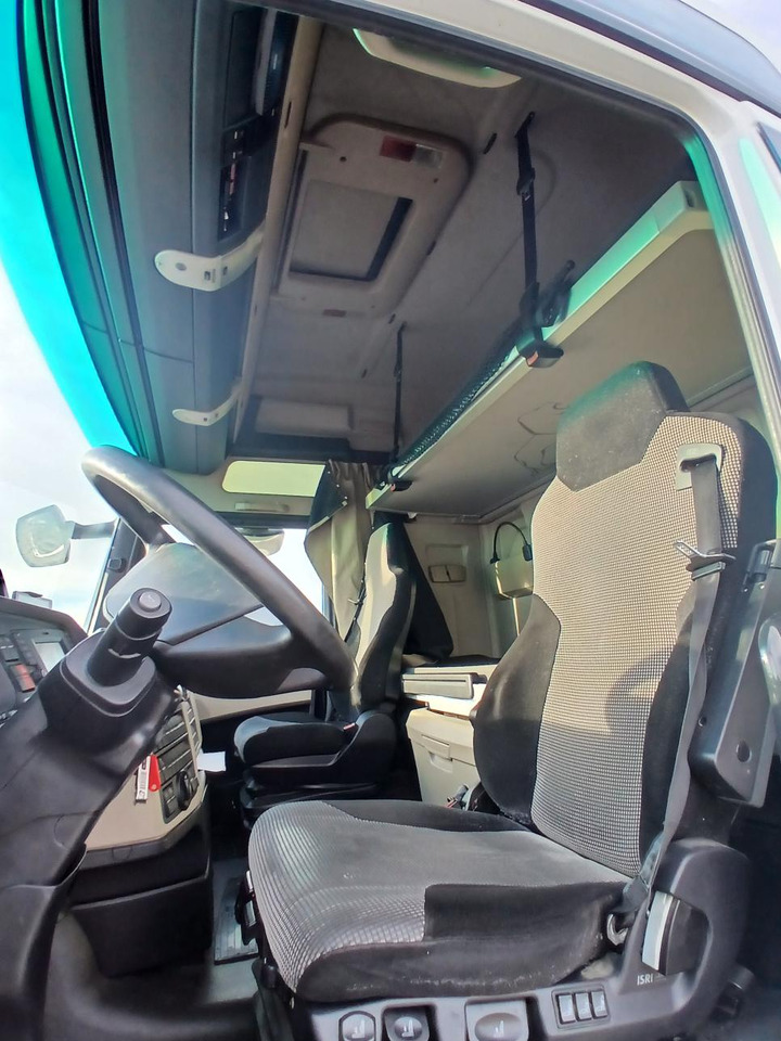 Foto del interior 1: Cabeza tractora MAN TGX