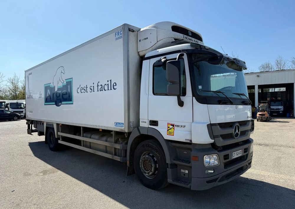 Mercedes-Benz ACTROS 1832 4X2 CHŁODNIA TERMOKING T1200-R Winda - Camión frigorífico: foto 1 Mercedes-Benz ACTROS 1832 4X2 CHŁODNIA TERMOKING T1200-R Winda - Camión frigorífico: foto 1