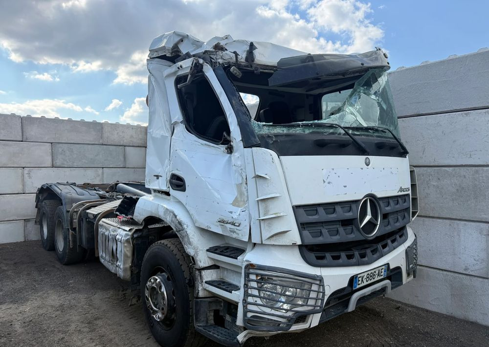 Mercedes-Benz Arocs 2640 - Camión multibasculante: foto 2 Mercedes-Benz Arocs 2640 - Camión multibasculante: foto 2