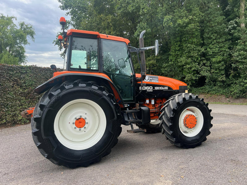 New Holland 8360 - Maquinaria de construcción: foto 5 New Holland 8360 - Maquinaria de construcción: foto 5