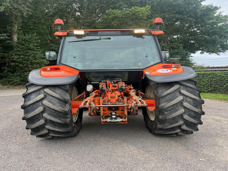 New Holland 8360 - Maquinaria de construcción: foto 3 New Holland 8360 - Maquinaria de construcción: foto 3