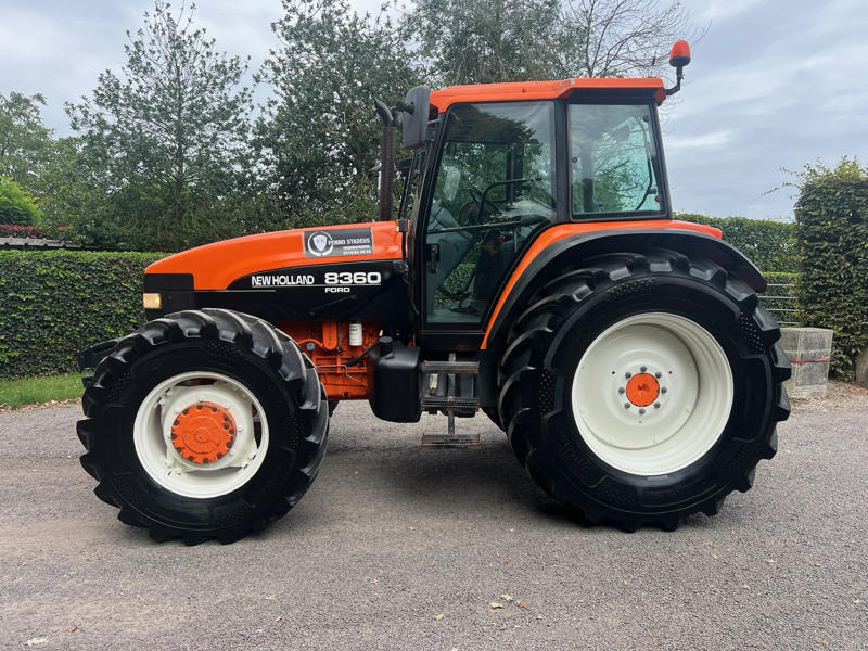 New Holland 8360 - Maquinaria de construcción: foto 2 New Holland 8360 - Maquinaria de construcción: foto 2