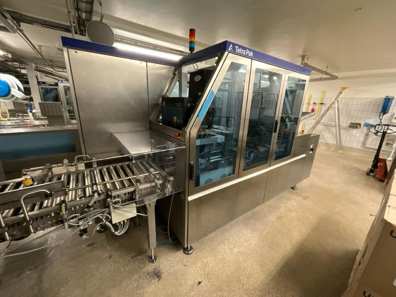 Tetra Pak Cardboard Packer - Maquinaria de embalaje: foto 2 Tetra Pak Cardboard Packer - Maquinaria de embalaje: foto 2