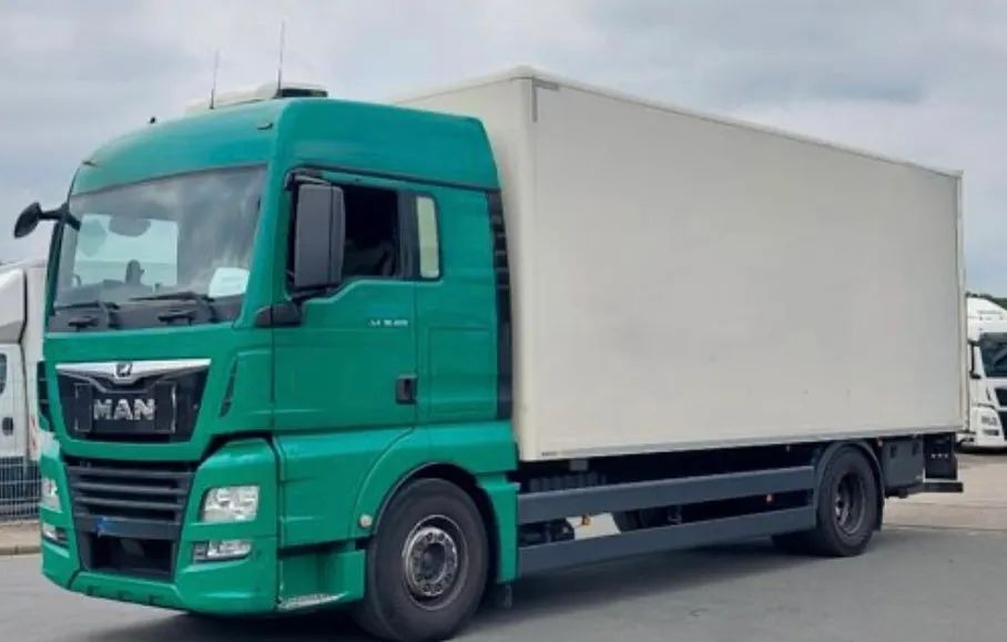 MAN TGX 18.420/ KONTENER 7,2m - Camión caja cerrada: foto 1 MAN TGX 18.420/ KONTENER 7,2m - Camión caja cerrada: foto 1