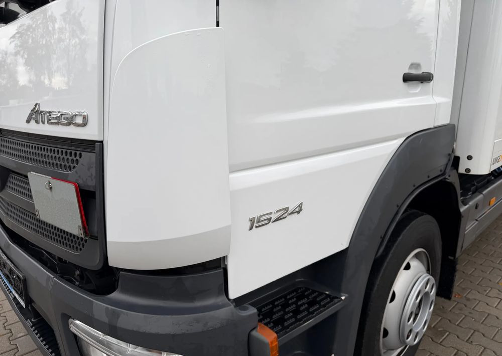 Mercedes-Benz ATEGO 1524 - Camión caja cerrada: foto 2 Mercedes-Benz ATEGO 1524 - Camión caja cerrada: foto 2