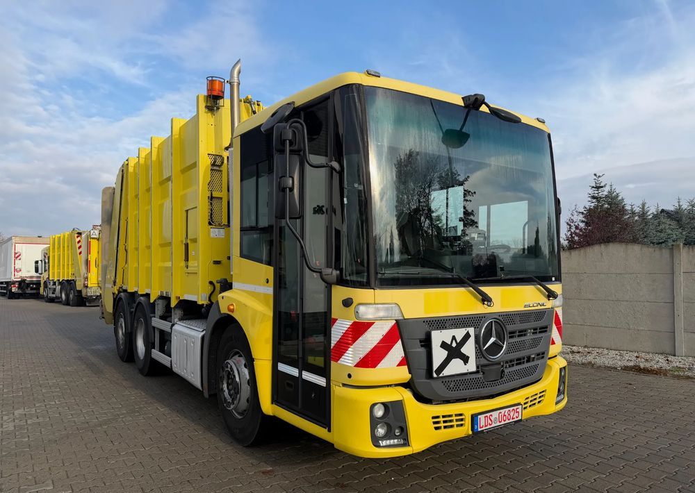 Mercedes-Benz ECONIC 2630, EURO6/ ŚMECIARKA/ ZOELLER/ DELTA - Camión de basura: foto 2 Mercedes-Benz ECONIC 2630, EURO6/ ŚMECIARKA/ ZOELLER/ DELTA - Camión de basura: foto 2