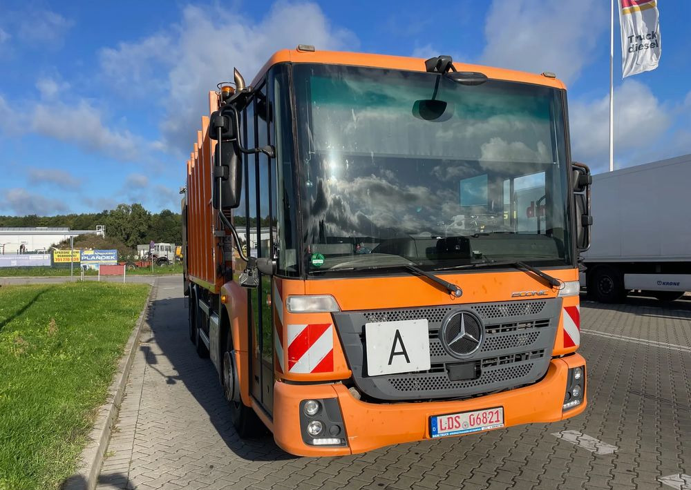 Camión de basura Mercedes-Benz MB ECONIC 1835 ŚMIECIARKA ZOLLER MEDIUM X2: foto 8