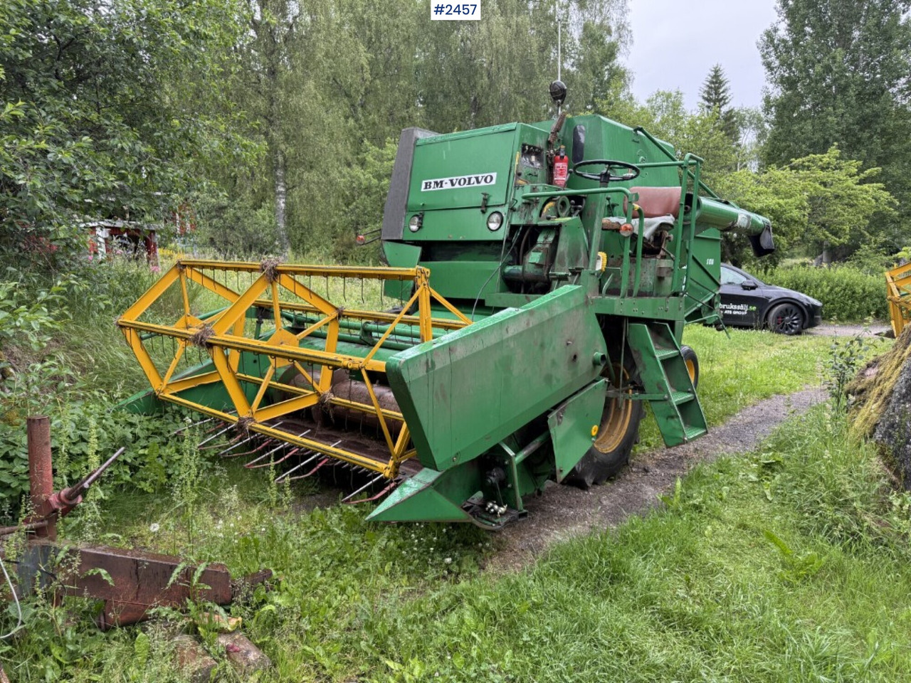 Combine harvester Volvo BM S830 with 2 cutting tables - Cosechadora de granos: foto 1 Combine harvester Volvo BM S830 with 2 cutting tables - Cosechadora de granos: foto 1