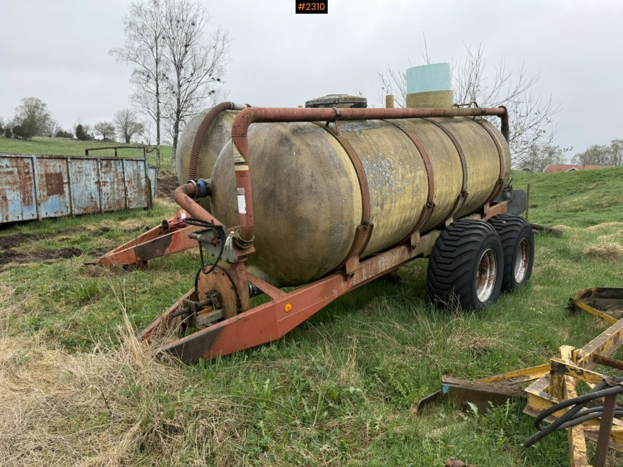 Manure barrel 8 m3 - Cuba de purín: foto 1 Manure barrel 8 m3 - Cuba de purín: foto 1