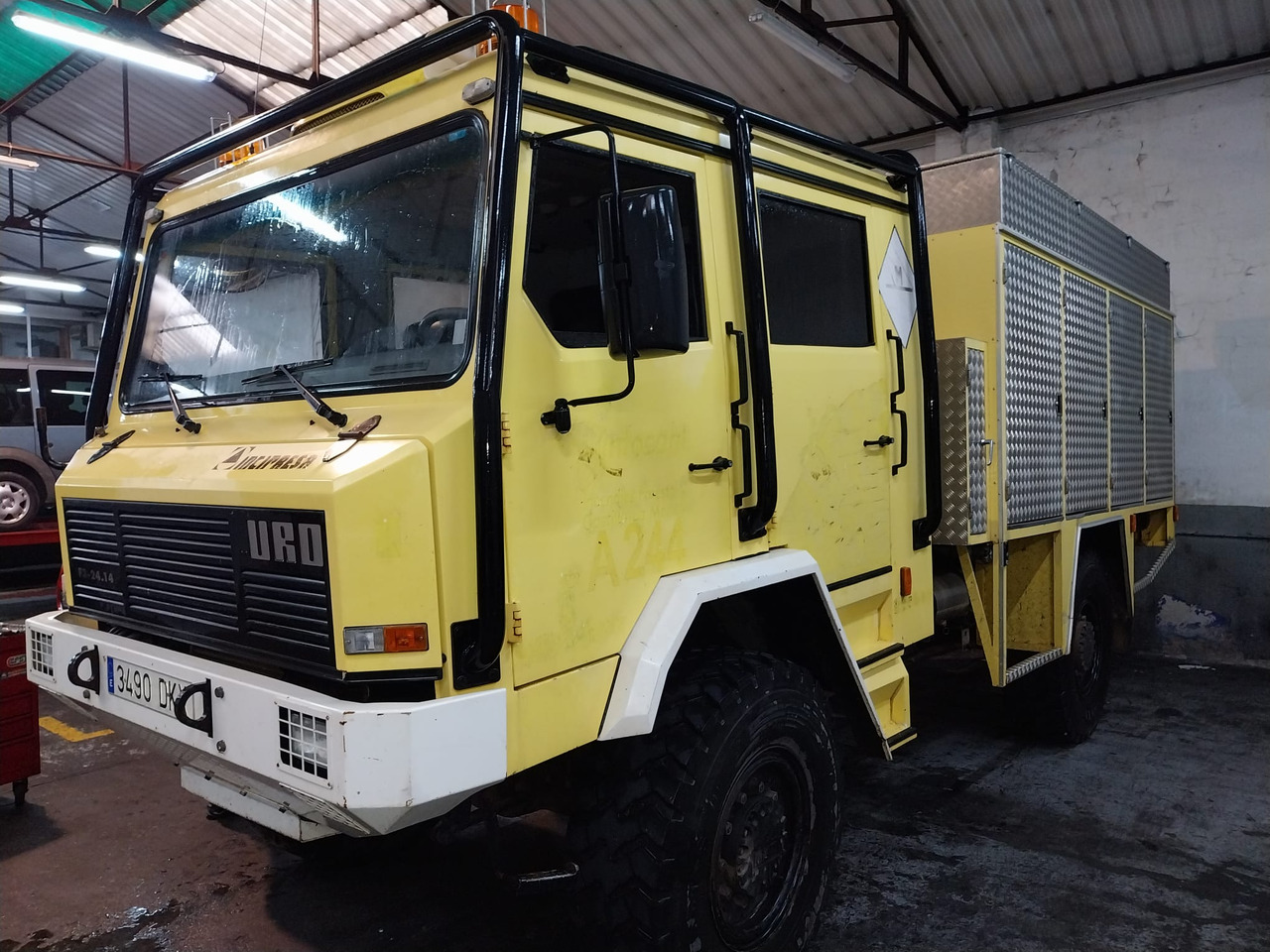 URO-IVECO TT URO F3-24 - Camión de bomberos: foto 1 URO-IVECO TT URO F3-24 - Camión de bomberos: foto 1
