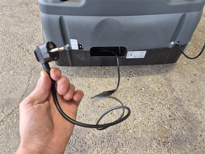 Nilfisk SW 750 - Barredora vial: foto 5 Nilfisk SW 750 - Barredora vial: foto 5