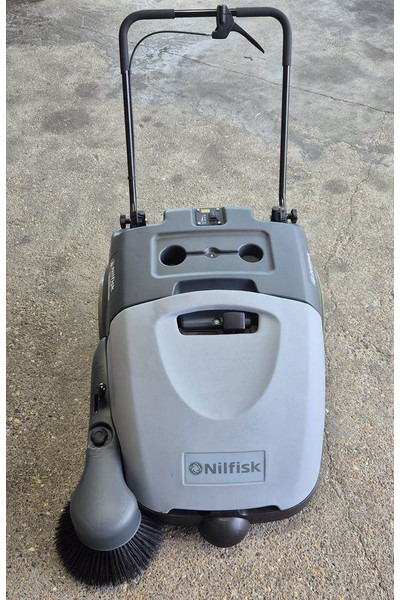 Nilfisk SW 750 - Barredora vial: foto 3 Nilfisk SW 750 - Barredora vial: foto 3