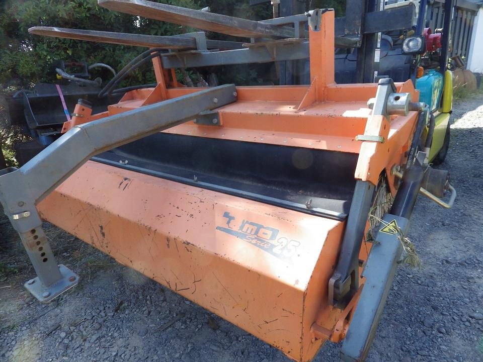 BEMA 25 Kehrmaschine gebraucht (MWST ausweisbar) - Barredora cucharón: foto 1 BEMA 25 Kehrmaschine gebraucht (MWST ausweisbar) - Barredora cucharón: foto 1