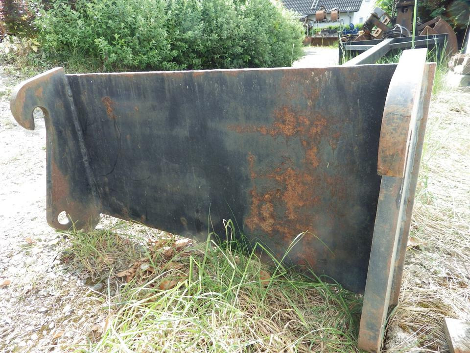 Silokamm Kornschieber Verlängerung an Volvo L30 / Cat 906 908 - Equipo para silos: foto 2 Silokamm Kornschieber Verlängerung an Volvo L30 / Cat 906 908 - Equipo para silos: foto 2