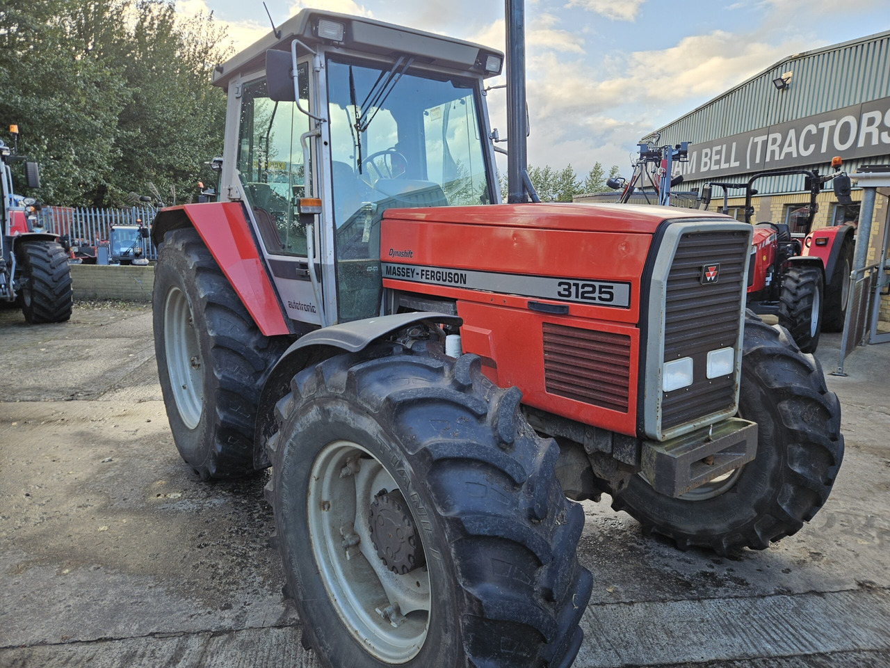 1993 MF 3125 Dynashift - Tractor: foto 1 1993 MF 3125 Dynashift - Tractor: foto 1