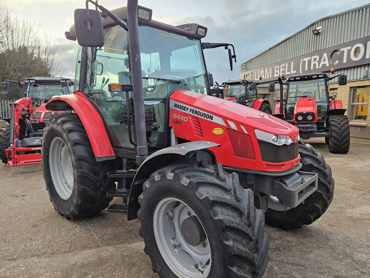 2013 MF 5440 4wd tractor, Very Nice. - Tractor: foto 1 2013 MF 5440 4wd tractor, Very Nice. - Tractor: foto 1